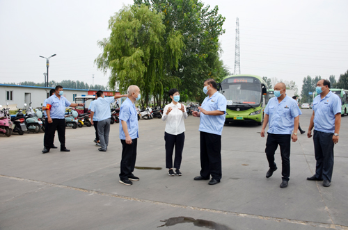 市委常委、宣傳部部長王飛到我公司 督查全國文明城市建設(shè)提升工作