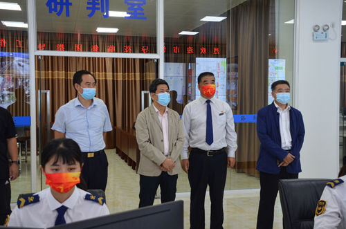 常務(wù)副市長孫延文一行國慶節(jié)深入公交督導