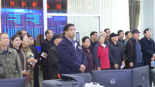老干部們都說“集團真暖心，做公交人真自豪！”
